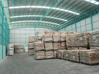 V Warehouse