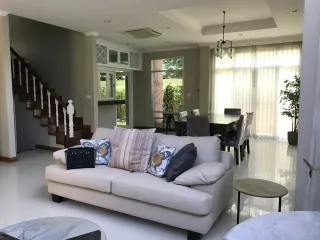 Nana Compound