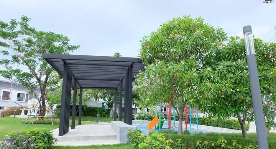 เอช ลีฟวิ่ง สเปซ โรงโป๊ะ-สุขุมวิท