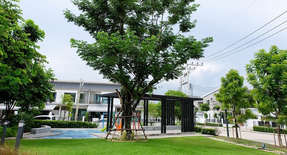 เอช ลีฟวิ่ง สเปซ โรงโป๊ะ-สุขุมวิท