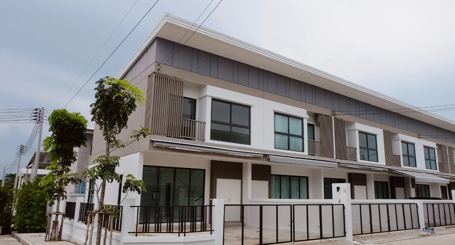 เอช ลีฟวิ่ง สเปซ โรงโป๊ะ-สุขุมวิท