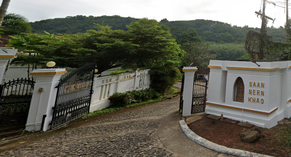 Baan Nern Khao