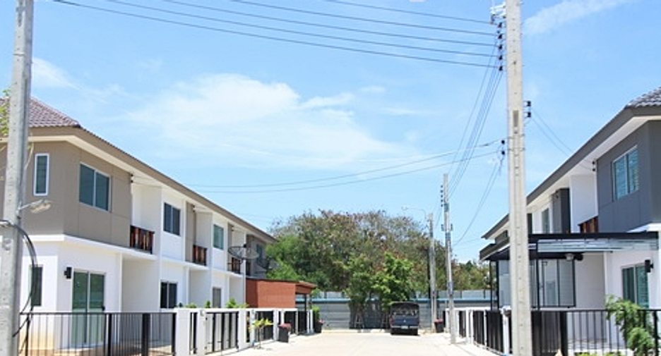 Baan Pruksa Phraek Sa-Sukhumvit