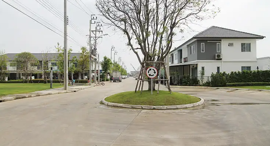 Baan Pruksa Phraek Sa-Sukhumvit