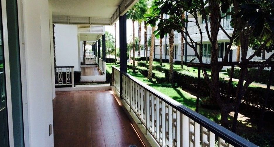 Baan Plai Haad Kao
