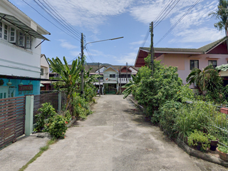 หมู่บ้านทรายทอง (กะทู้)