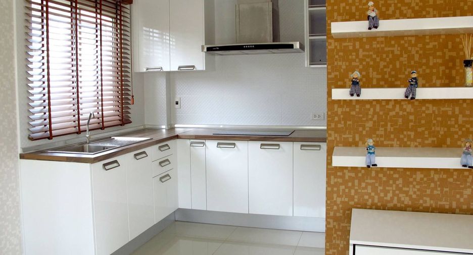 Sirarin Townhome
