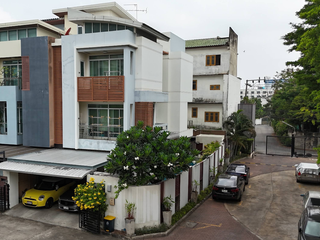 Iris Residence