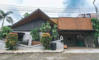 Baan Phak Sawakdikan Kong Thap Bok Village