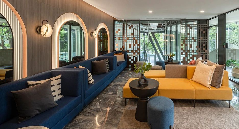 THE BASE Phetchaburi-Thonglor
