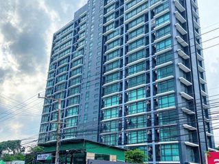 At First Side Condominium