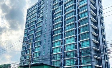 At First Side Condominium