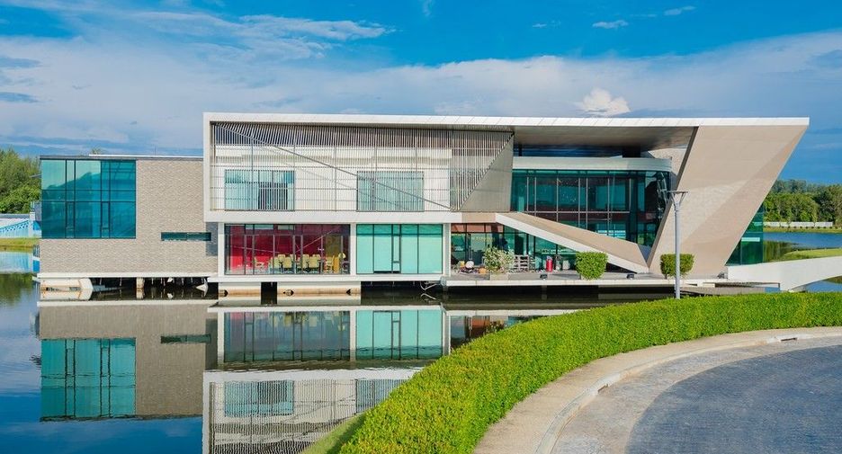 Royal Lee The Terminal Phuket