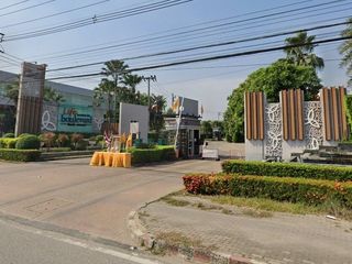 Life Bangkok Boulevard Pinklao-Petchkasem