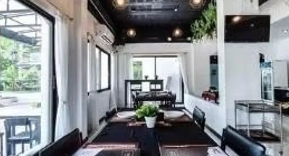 Baan Suan Thon Park Gallery