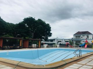 Buathong Pool Villa