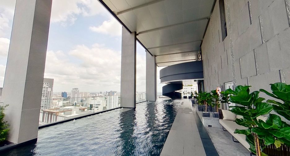 LAVIQ Sukhumvit 57