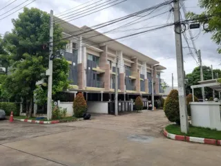 Town Avenue Rama 2