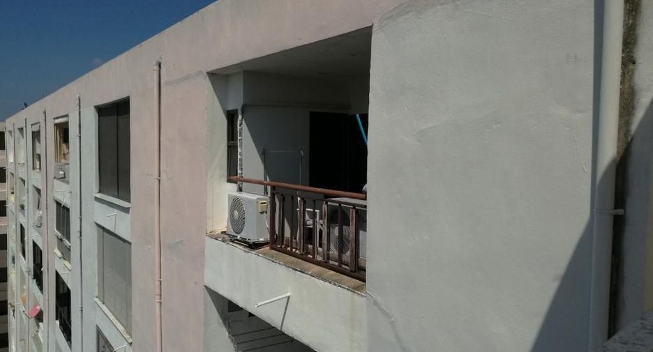 9 Karat Condominium