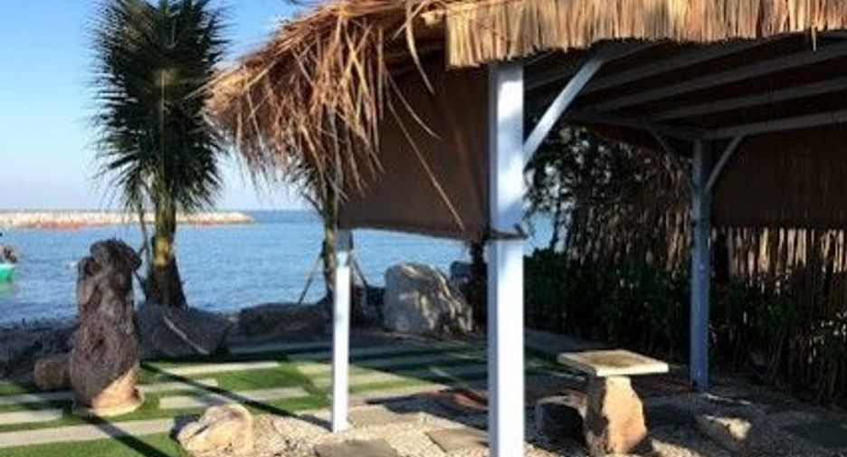 Nice Breeze By The Sea