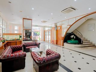 The Whitehouse Condotel