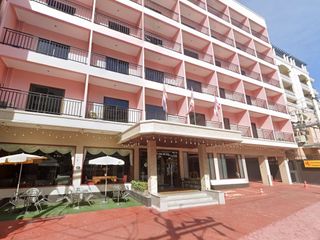The Whitehouse Condotel