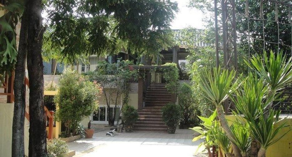 Saksaitarn Place