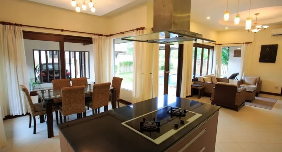 Whispering Palm Resort & Plu Villa