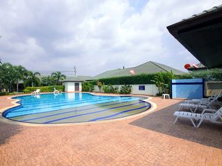 Villa en alquiler de 3 habitaciones en Bang Lamung, Chonburi