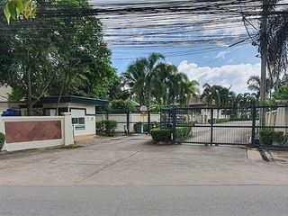 Villa en alquiler de 3 habitaciones en Bang Lamung, Chonburi