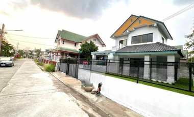 หมู่บ้านมณีแก้ว