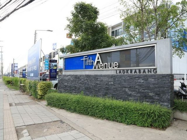 Fifth Avenue Ladkrabang