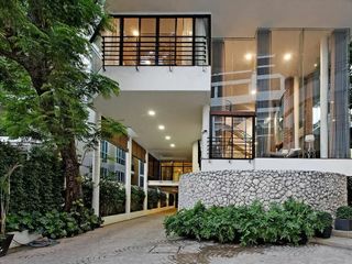 Le Vara Residence