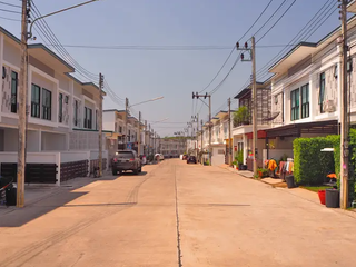 สุชารี วิลเลจ ภูเก็ต