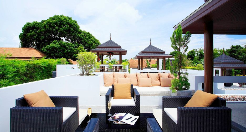 By The Lake Villa