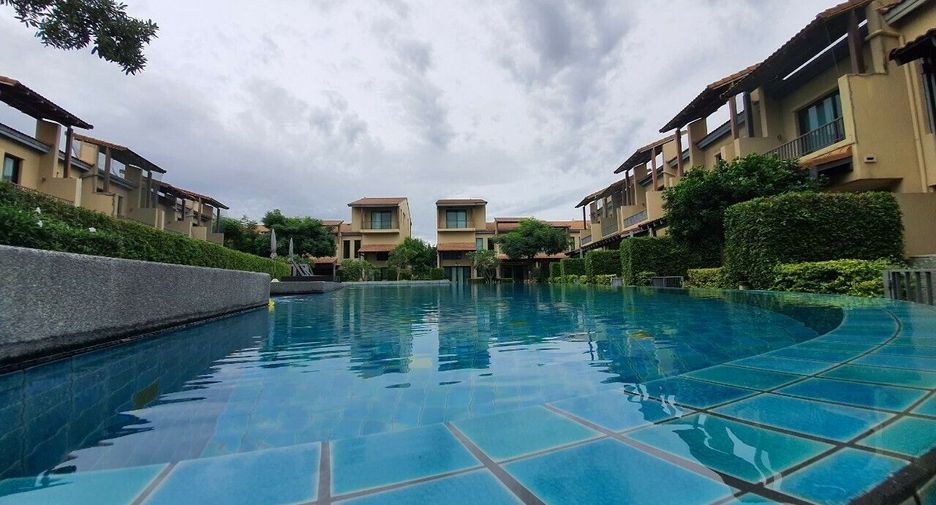 Issara Village