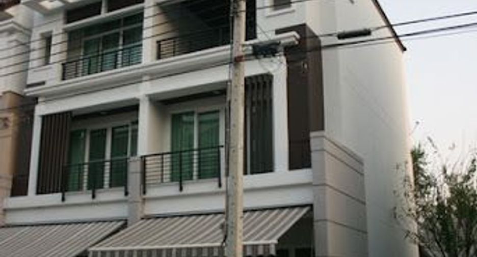 Baan Klang Muang Ladprao - Sena 2