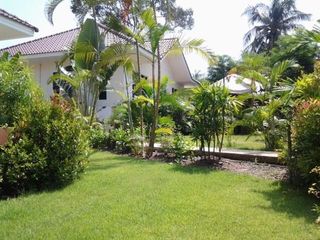 Bangsaray Villa Resort