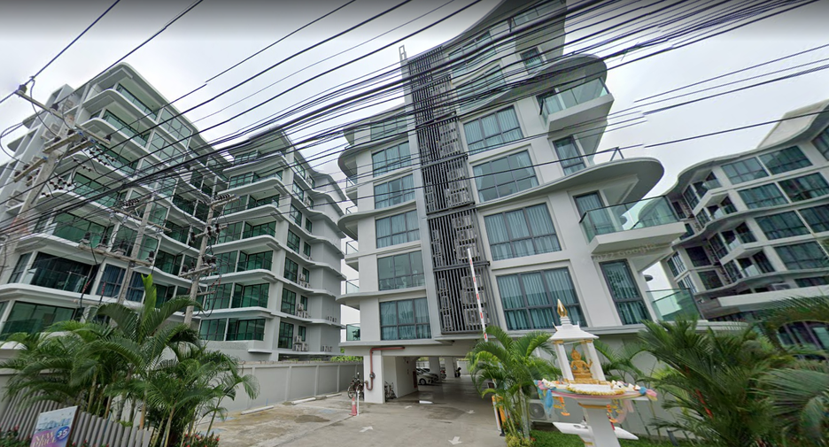 The Breeze Condominium Bang Saray