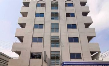 RoomQuest Ratchada MRT Sutthisan