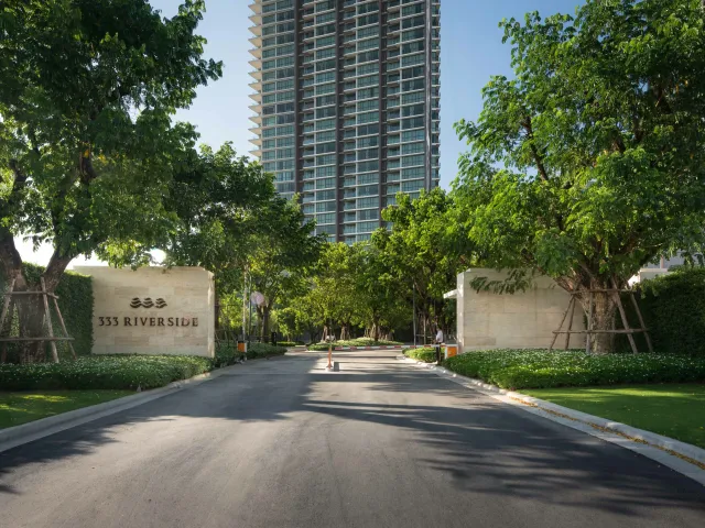 333 Riverside