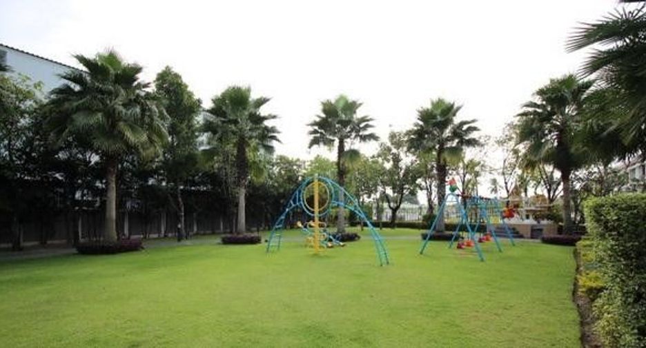 Baan Klang Muang Sathorn-Taksin 2