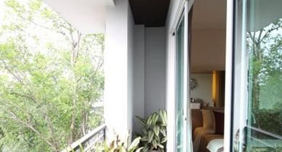 Baan Klang Muang Sathorn-Taksin 2