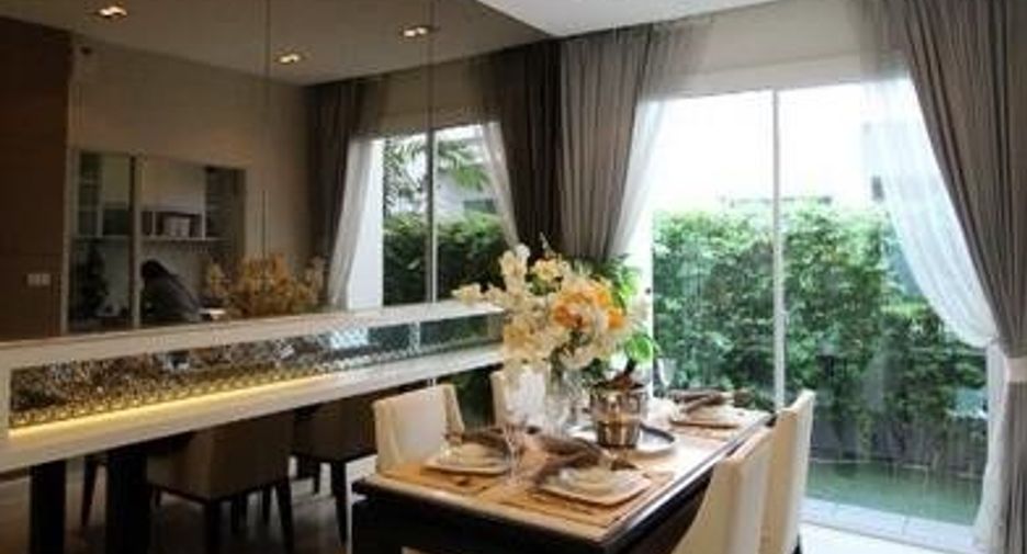 Baan Klang Muang Sathorn-Taksin 2