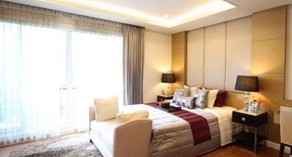 Baan Klang Muang Sathorn-Taksin 2