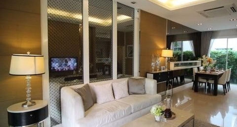 Baan Klang Muang Sathorn-Taksin 2