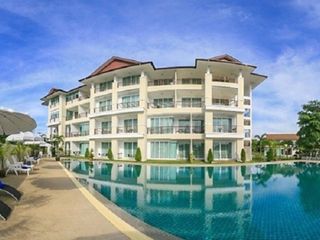 Tai‐Pan Resort & Condominium