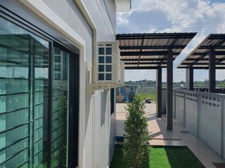 Casa con buen aire, Pattani