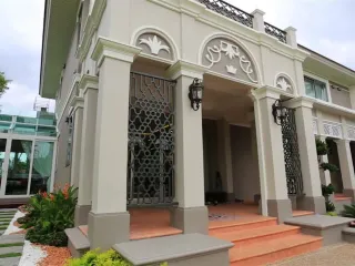 Golden Legend Sathorn-Kanlapaphruek