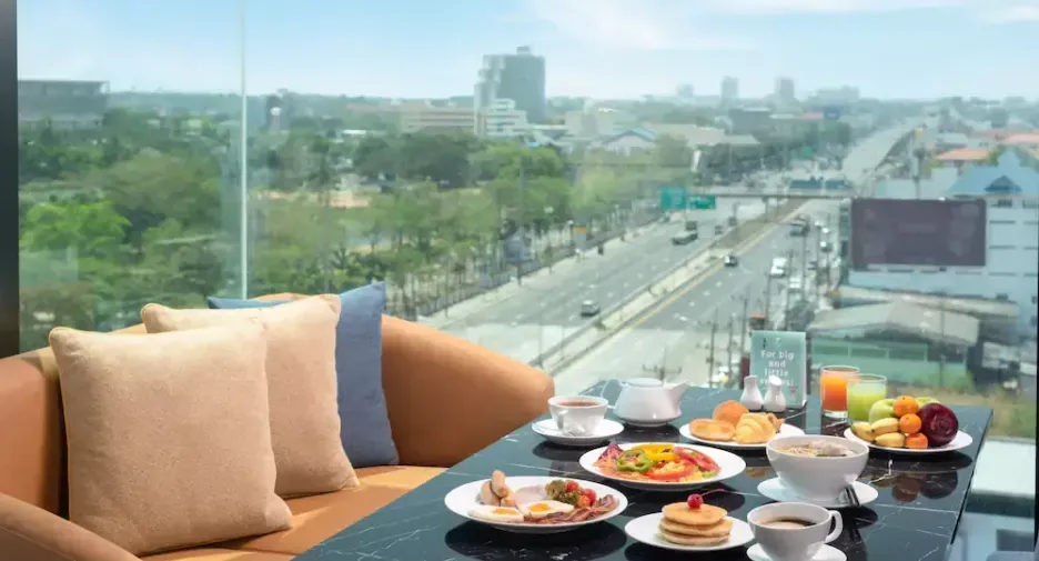 Holiday Inn and Suites Siracha Leamchabang
